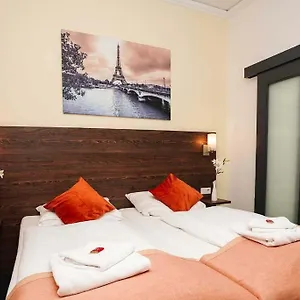 Little Paris 3* Франкфурт-на-Майне